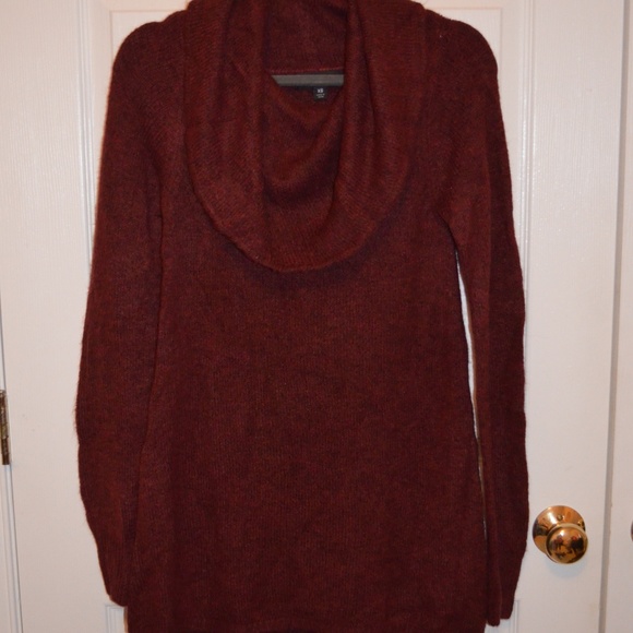 Off the Shoulder Sweater - Picture 3 of 4